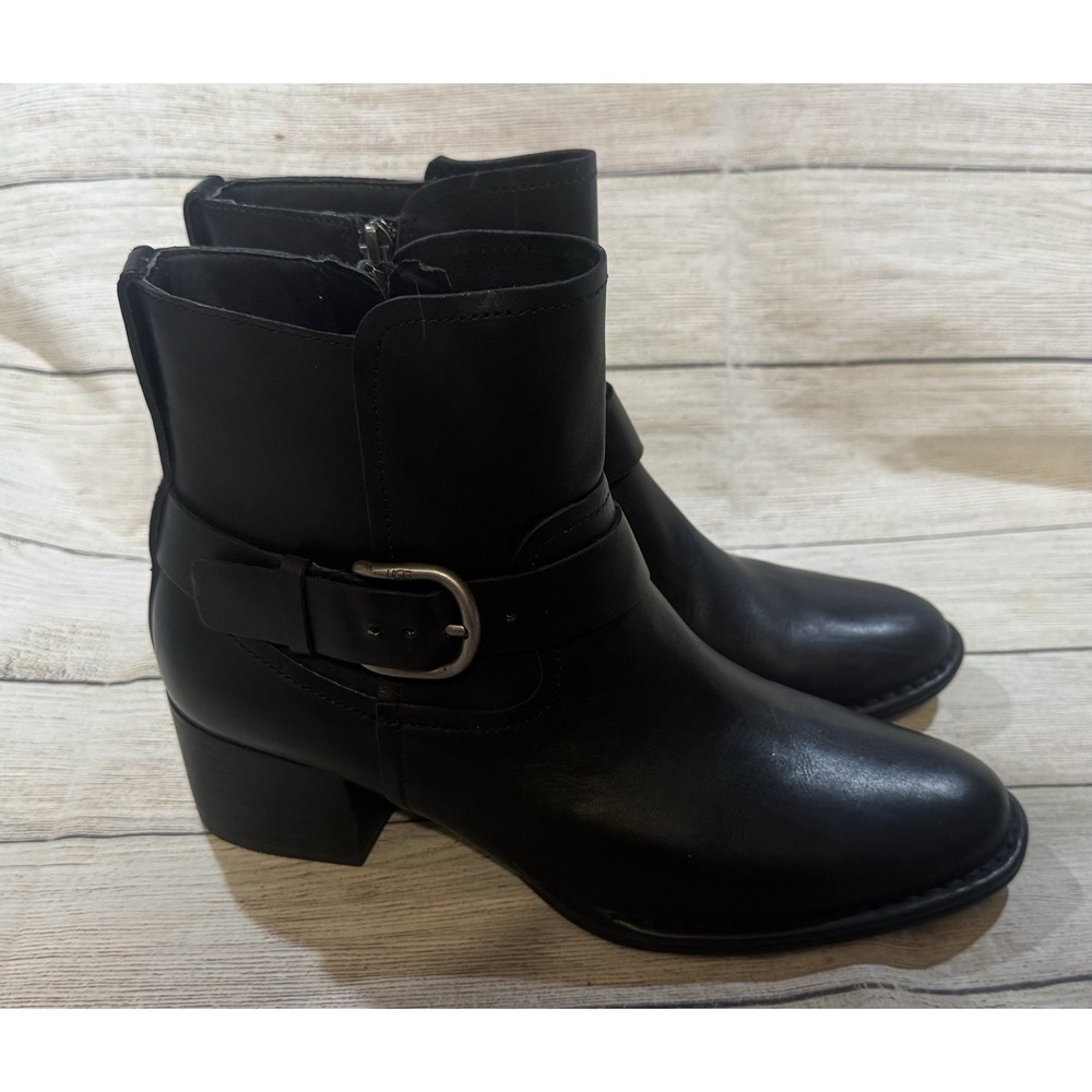 Wmns UGG Atwood Black Leather Boots Heels Side Zip Sz 9.5 1105862 Excellent
